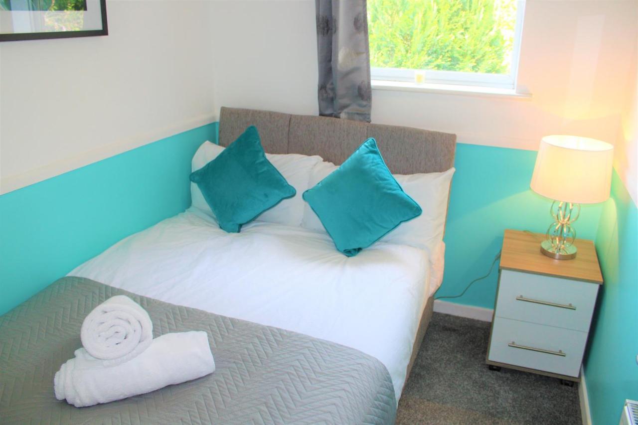 מילטון קינס Homely And Budget Friendly 3 Bed House Sleeps 6 Free Parking! מראה חיצוני תמונה