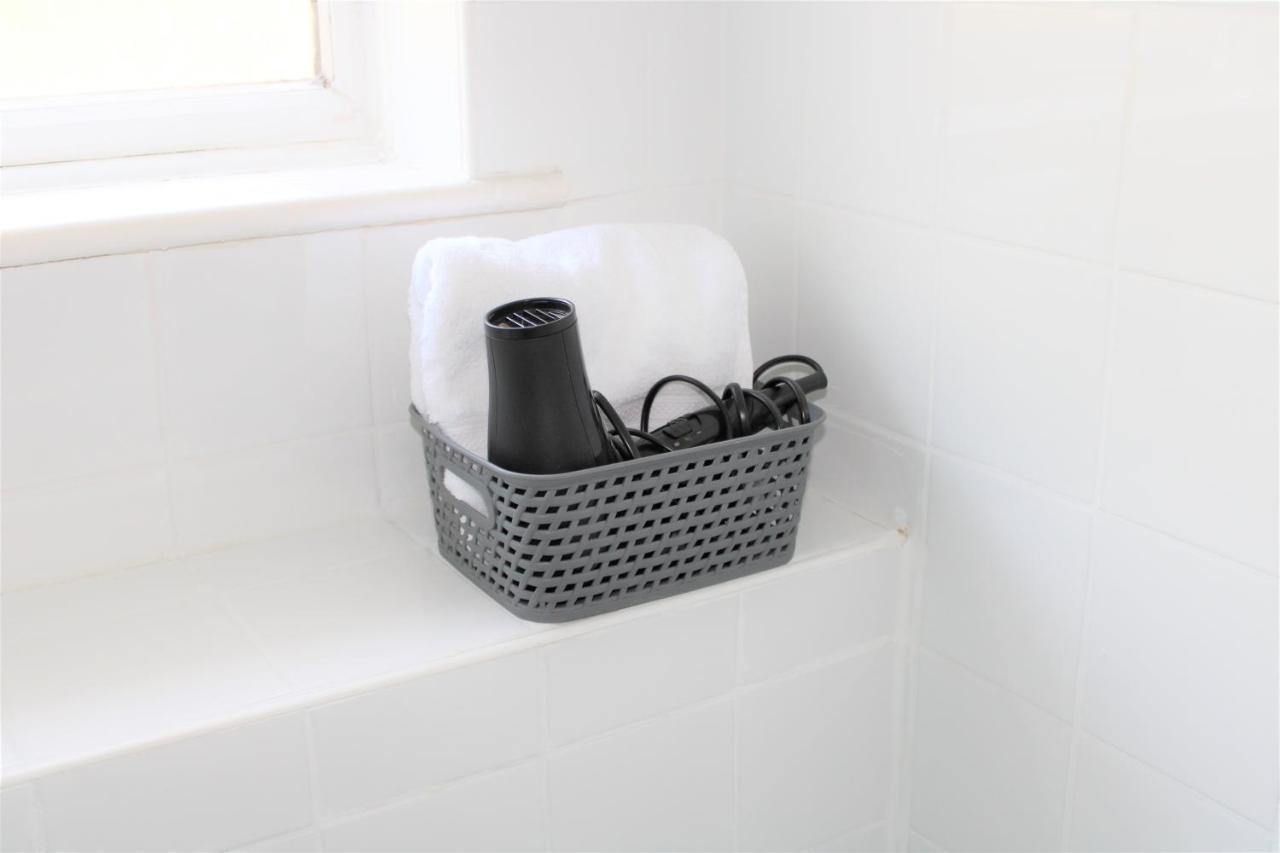 מילטון קינס Homely And Budget Friendly 3 Bed House Sleeps 6 Free Parking! מראה חיצוני תמונה