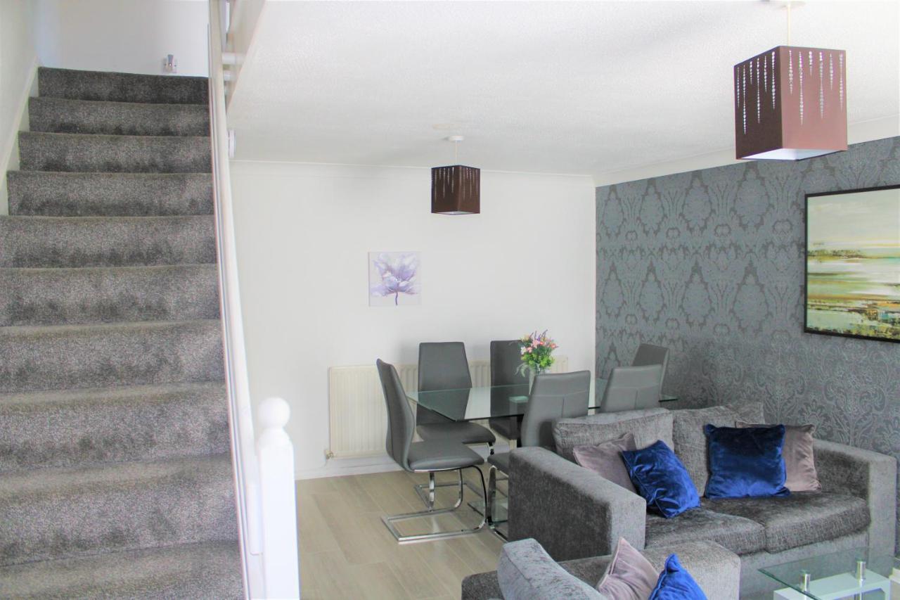 מילטון קינס Homely And Budget Friendly 3 Bed House Sleeps 6 Free Parking! מראה חיצוני תמונה