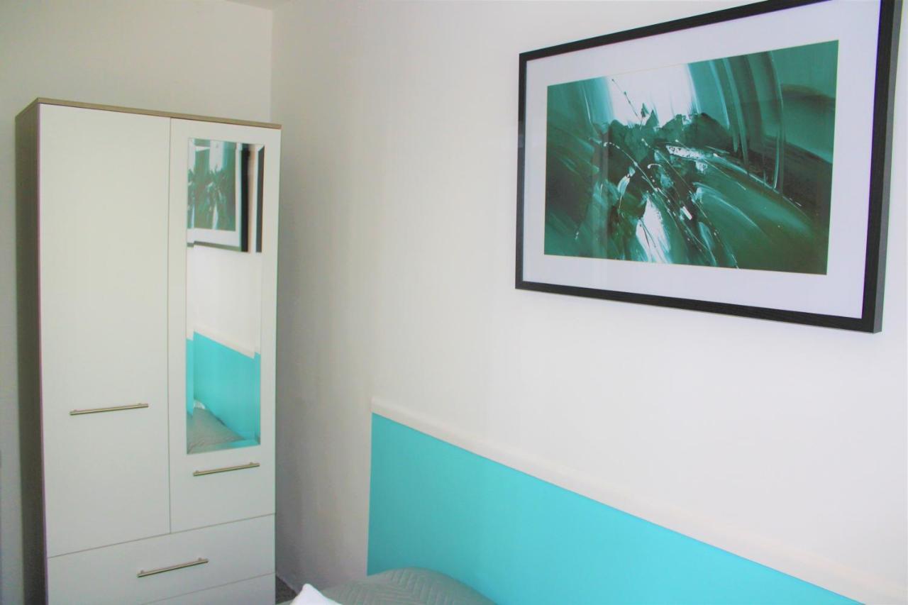 מילטון קינס Homely And Budget Friendly 3 Bed House Sleeps 6 Free Parking! מראה חיצוני תמונה