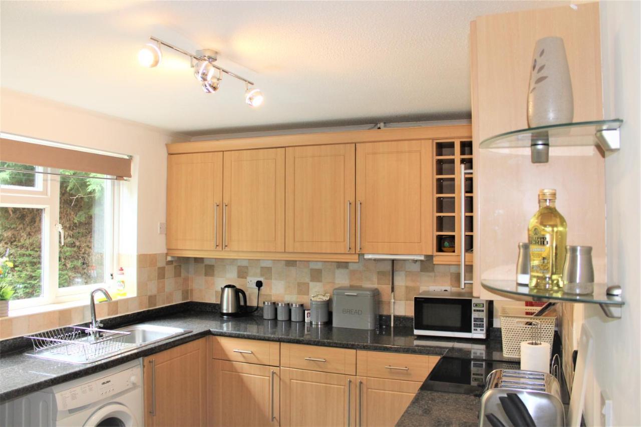 מילטון קינס Homely And Budget Friendly 3 Bed House Sleeps 6 Free Parking! מראה חיצוני תמונה
